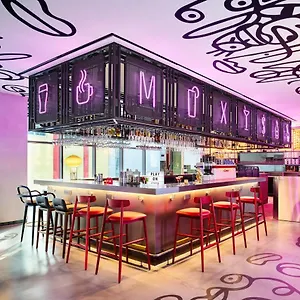 Moxy Myeongdong Seúl