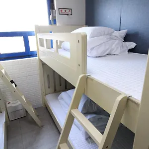  Hostel Ivory