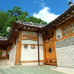 2* Hotel Moon
